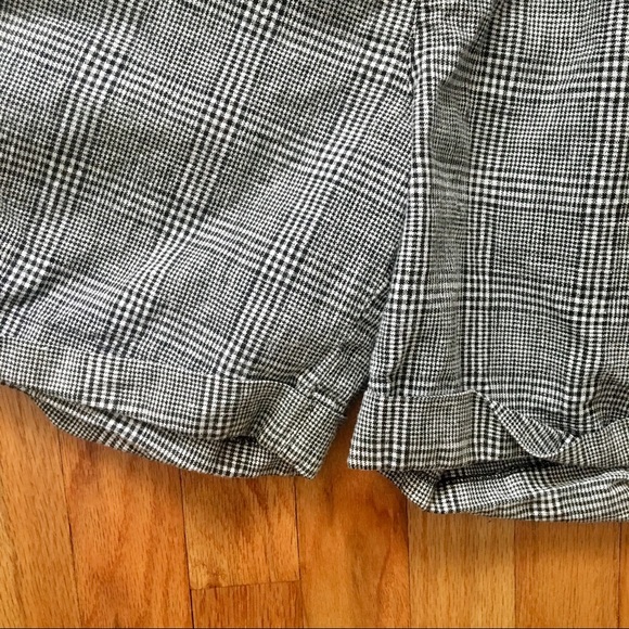 Bon Magique | High Waisted Shorts - Picture 3 of 7